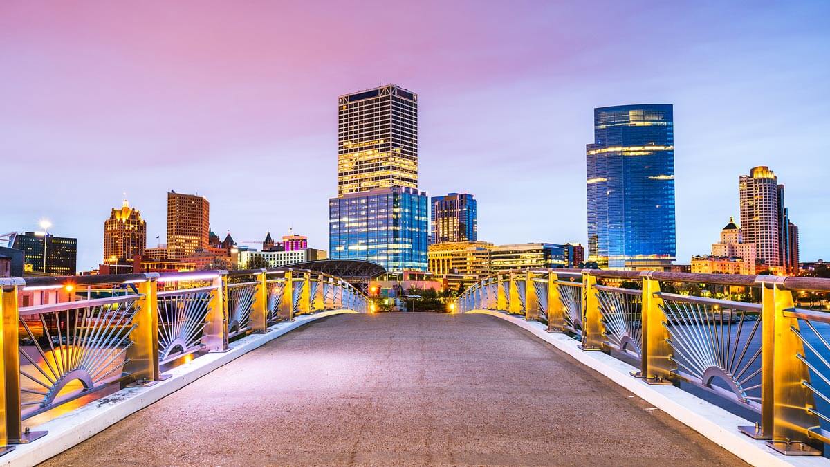 Milwaukee, WI Same Day Delivery & Courier Service Reliable Couriers